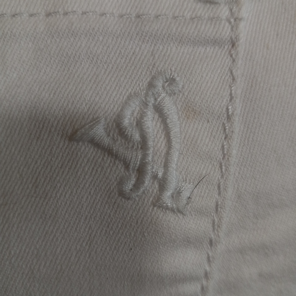 VIP 16 XL Denim Stretch Shorts in White - Picture 2 of 6